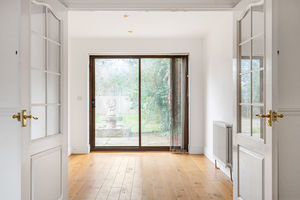 Dining room- click for photo gallery
